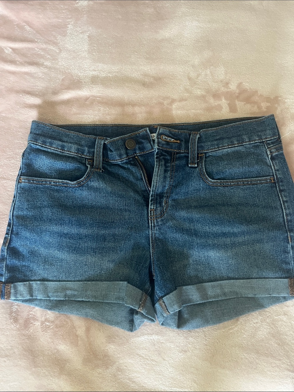 Old Navy Women's Rolled Hem Denim Shorts - Medium Blue